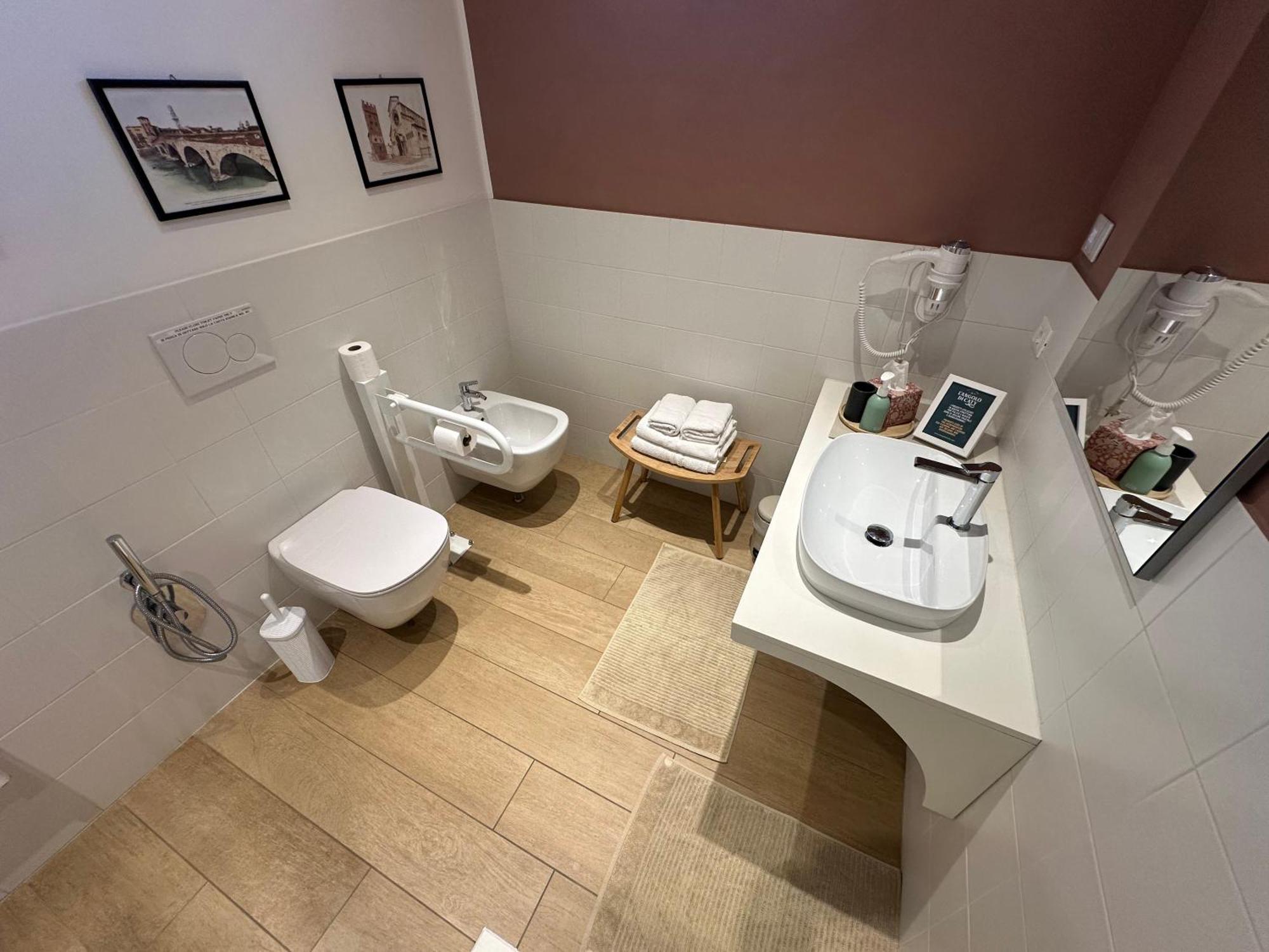Veronalago B&B Accessibile Буссоленго Экстерьер фото